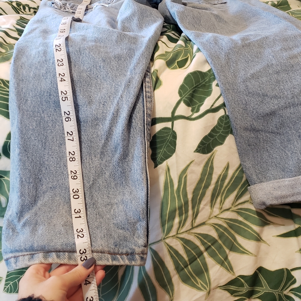 ✰SOLD- DIY Back Slash Jeans✰ - Picture 8 of 9